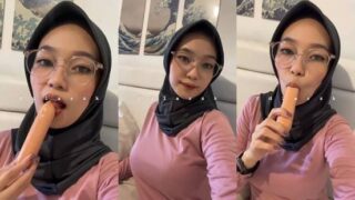Bokep gadis malaysia colmek jilbab kacamata